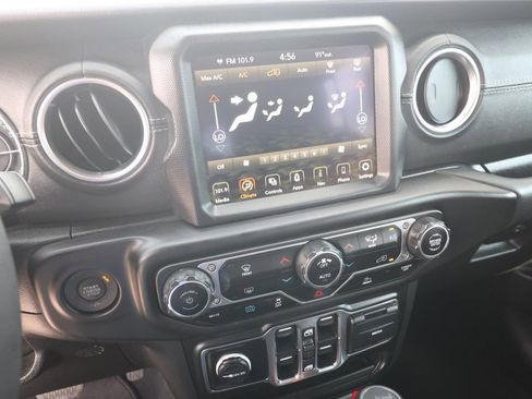 Used 2023 Jeep Wrangler Unlimited Sahara image 22