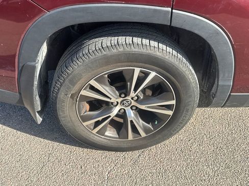 Used 2019 Toyota Highlander LE image 40