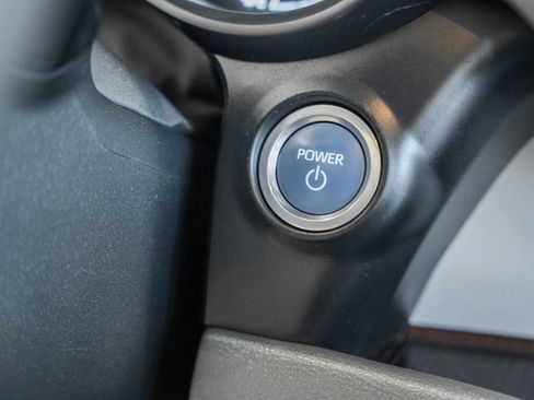 Used 2023 Toyota Sienna LE FWD image 23