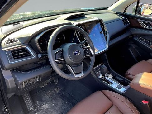 Used 2025 Subaru Ascent Touring w/ Popular Package #2 AWD/4WD image 14