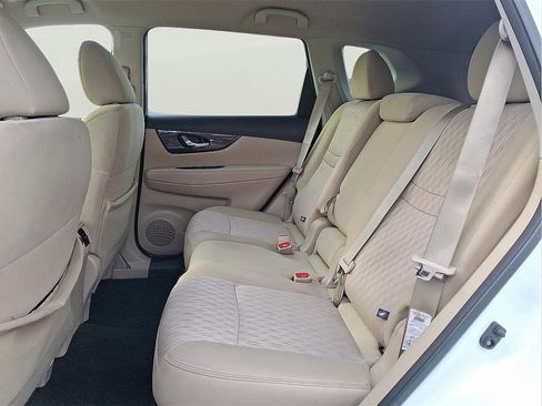 Used 2020 Nissan Rogue SV image 24