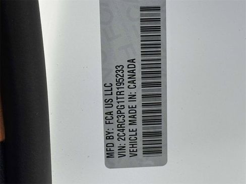 New 2026 Chrysler Pacifica Pinnacle image 30