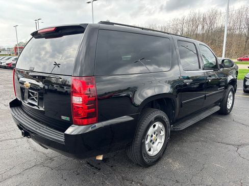 Used 2010 Chevrolet Suburban LS RWD image 6
