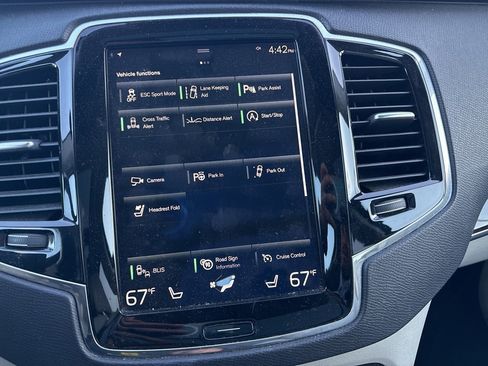 Used 2018 Volvo XC90 T6 Momentum w/ Convenience Package image 19