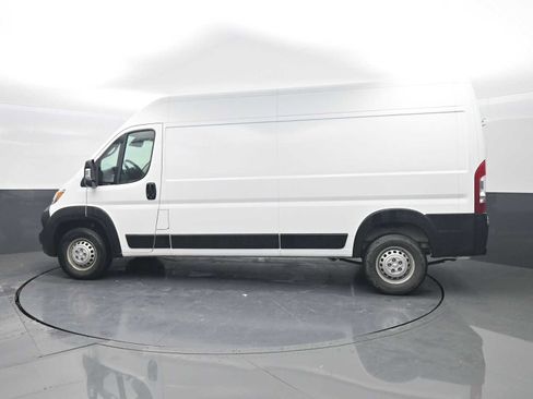 Used 2025 RAM ProMaster 2500 w/ Convenience Group FWD image 5