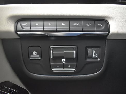 Certified 2026 Cadillac Escalade ESV Sport w/ Touring Package AWD/4WD image 22