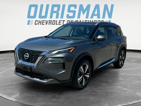 Used 2023 Nissan Rogue SL image 2