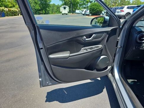 Used 2020 Hyundai Kona Limited FWD image 41