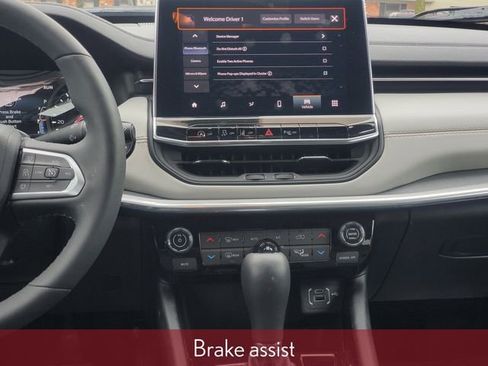 Used 2024 Jeep Compass Limited image 35