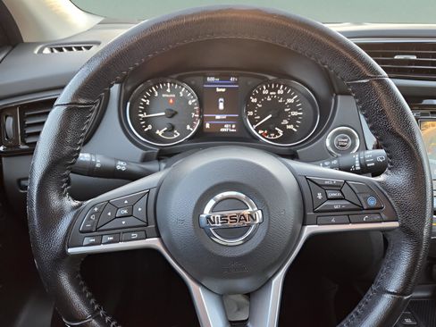 Used 2022 Nissan Rogue Sport SV w/ Technology Package image 18