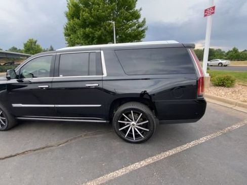 Used 2019 Cadillac Escalade ESV Platinum AWD/4WD image 6