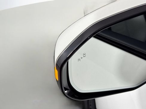 Used 2024 Rivian R1S Adventure AWD/4WD image 19