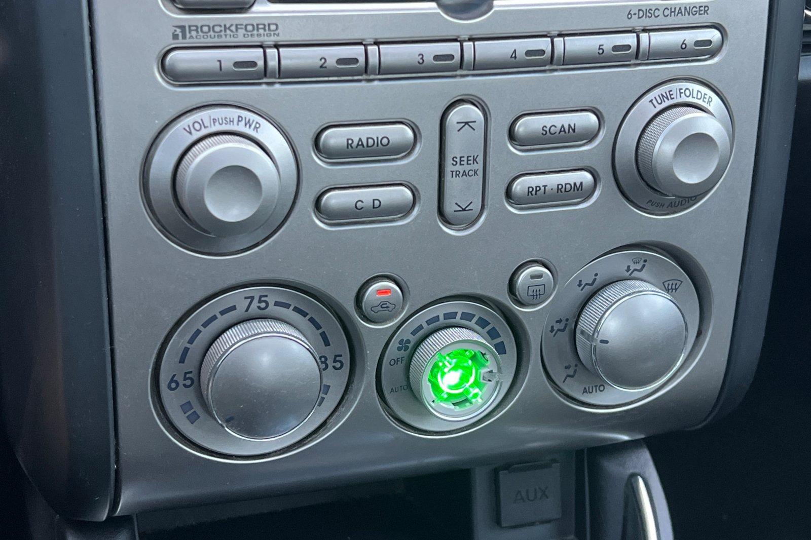 Used 2011 Mitsubishi Galant FWD image 21
