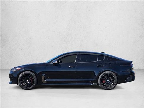 Used 2018 Kia Stinger GT2 image 9