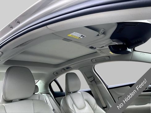 Used 2022 Volvo S60 B5 Momentum w/ Climate Package FWD image 20