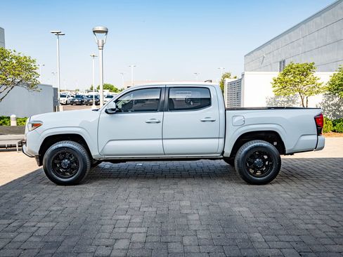 Used 2018 Toyota Tacoma SR w/ SR Convenience Package RWD image 8
