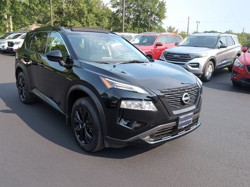 Used 2023 Nissan Rogue SV w/ SV Premium B Package AWD/4WD image 2