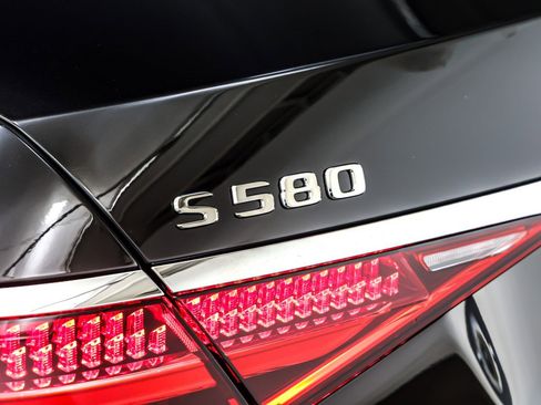 New 2025 Mercedes-Benz S 580 4MATIC Sedan image 9