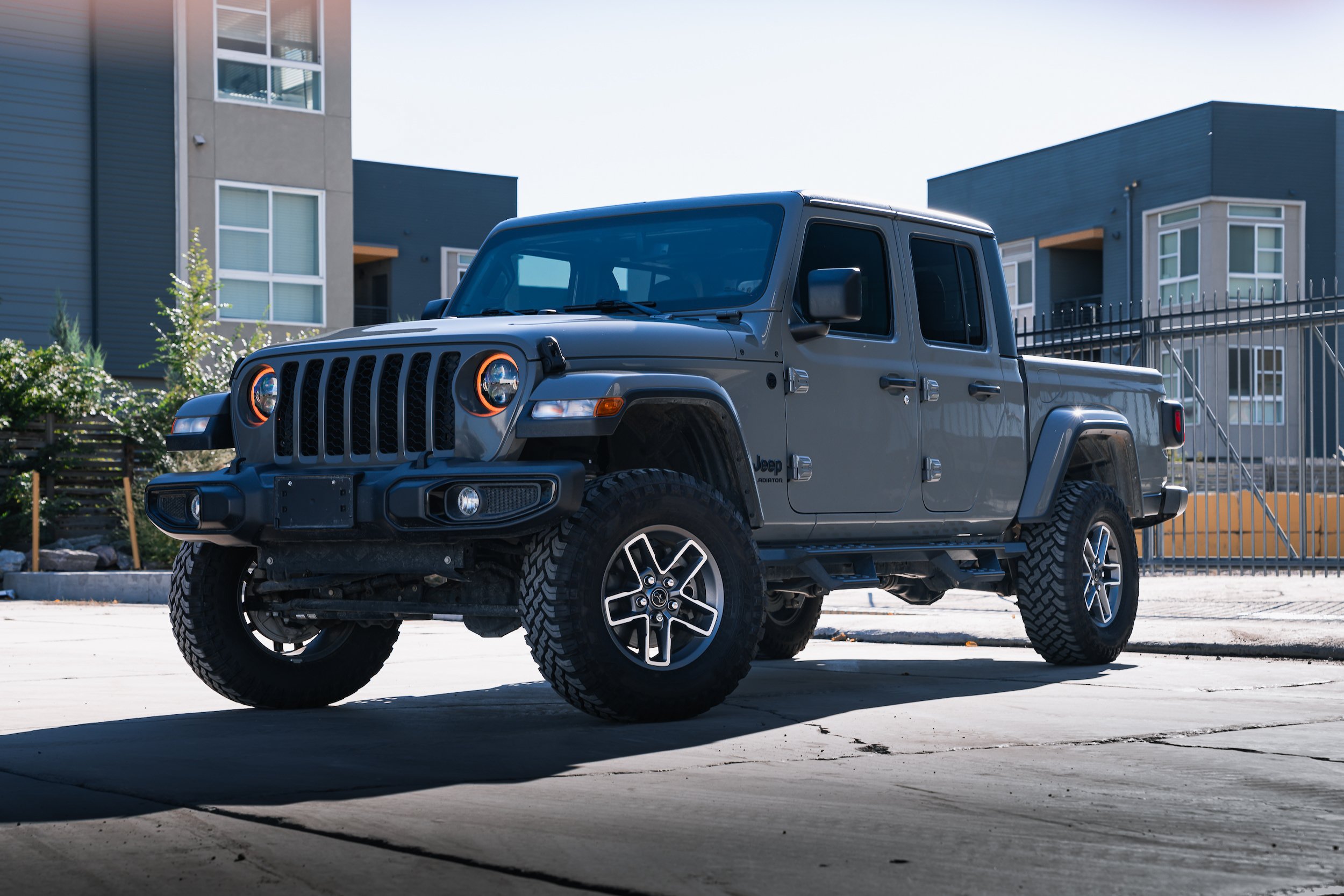 Used 2021 Jeep Gladiator Sport AWD/4WD image 1
