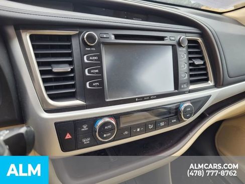 Used 2019 Toyota Highlander XLE image 7