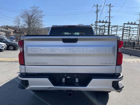 Used 2019 Chevrolet Silverado 1500 Custom w/ Custom Value Package AWD/4WD image 4