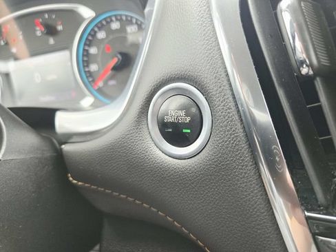 Used 2020 Chevrolet Traverse LT FWD image 30