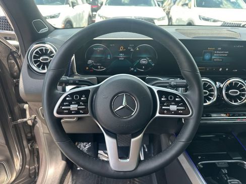 Used 2021 Mercedes-Benz GLB 250 4MATIC image 22