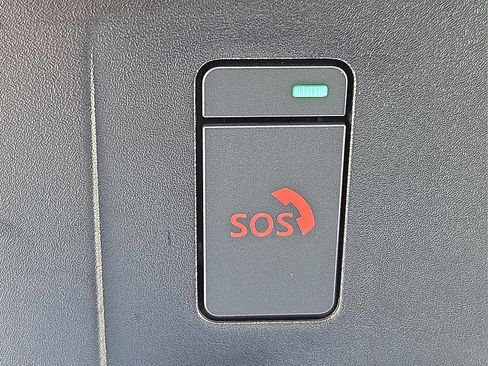 Used 2025 Nissan Altima 2.5 SV FWD image 21