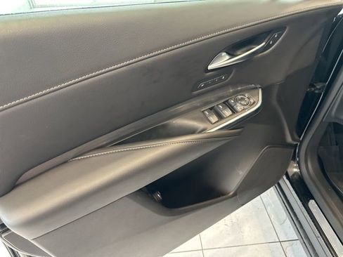 Used 2024 Cadillac XT4 Premium Luxury image 9
