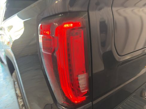 Used 2025 GMC Sierra 1500 SLT image 14