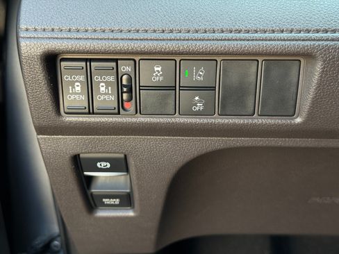 Used 2019 Honda Odyssey EX image 16
