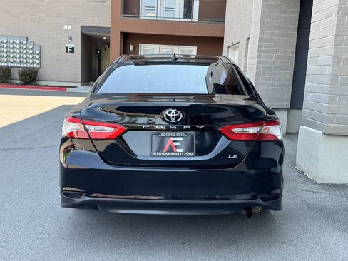 Used 2020 Toyota Camry LE FWD image 4