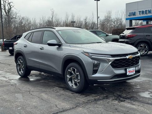 New 2026 Chevrolet Trax LT image 2