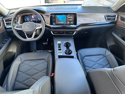 New 2026 Volkswagen Atlas SE image 22