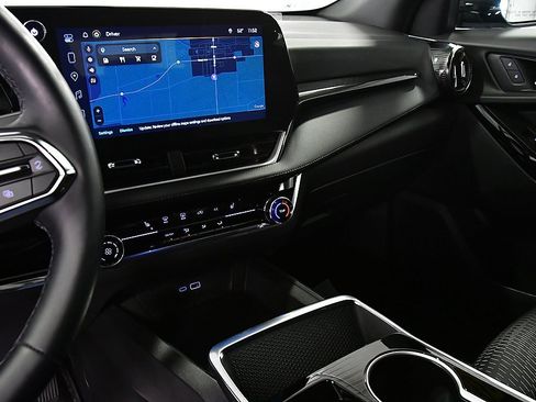 Used 2025 Chevrolet Equinox LT w/ Safety and Technology Package image 20