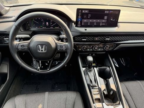 Used 2025 Honda Accord Sport image 11