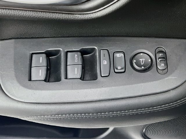 Used 2024 Honda HR-V LX image 12