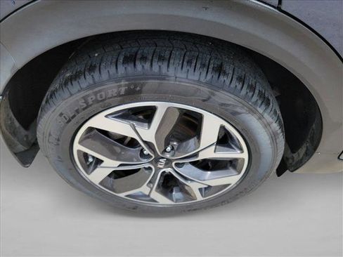 Used 2021 Kia Sportage EX w/ EX Technology Package FWD image 11