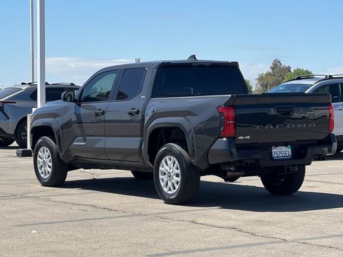 Certified 2025 Toyota Tacoma SR5 AWD/4WD image 7