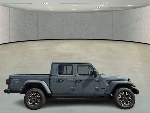 New 2026 Jeep Gladiator Sport image 4