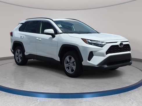 Used 2025 Toyota RAV4 XLE w/ Convenience Package AWD/4WD image 3