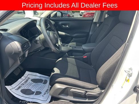 Used 2025 Honda HR-V LX image 2