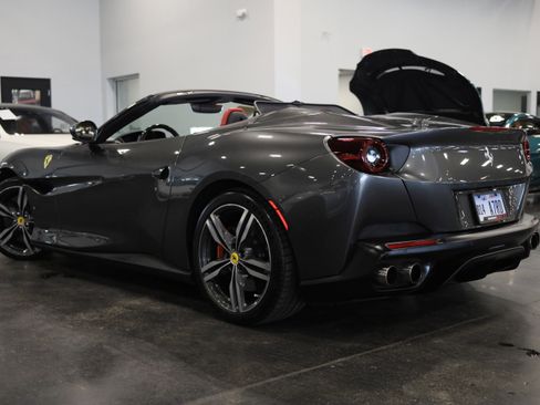 Used 2020 Ferrari Portofino RWD image 6