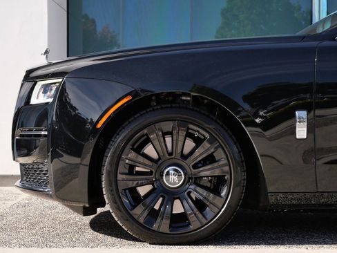 Certified 2023 Rolls-Royce Ghost image 12
