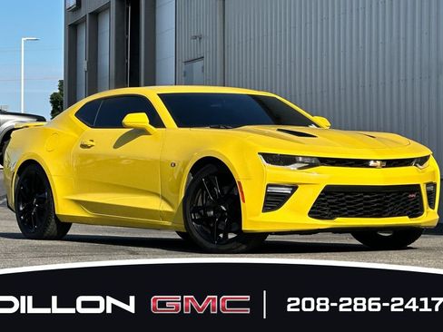 Used 2016 Chevrolet Camaro SS RWD image 2