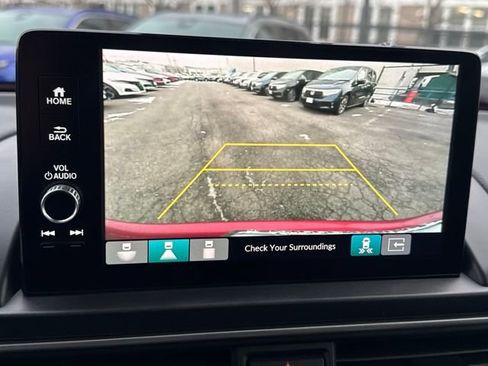 Certified 2025 Honda Pilot Touring image 10