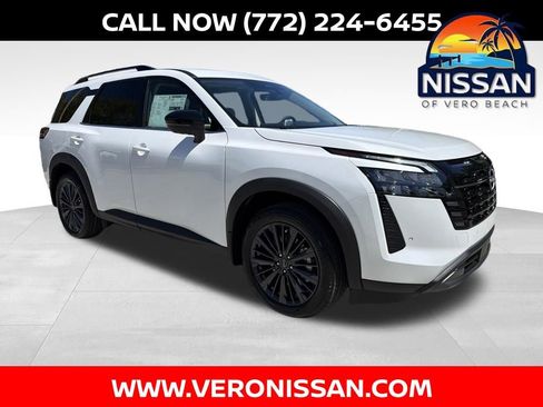 New 2026 Nissan Pathfinder SL w/ SL Premium Package (P04) FWD image 1
