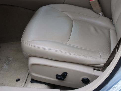 Used 2013 Chrysler 300 image 13