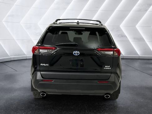 Used 2023 Toyota RAV4 XLE w/ Convenience Package image 5