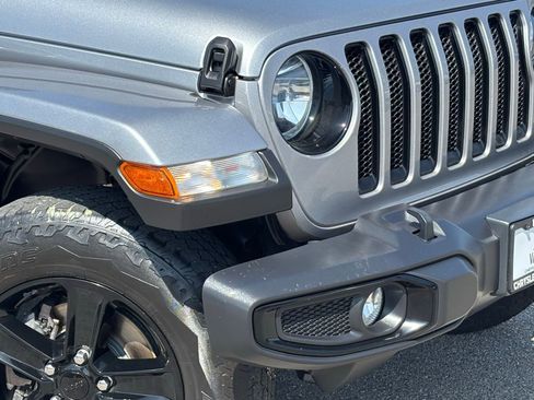 Used 2021 Jeep Wrangler Unlimited Sahara AWD/4WD image 8